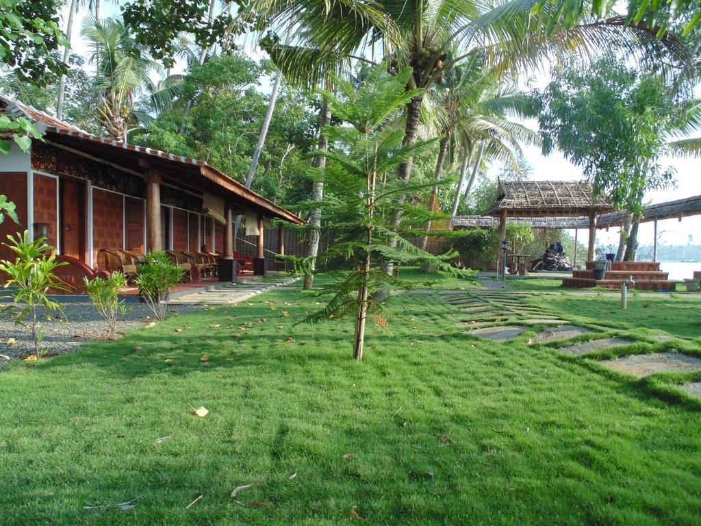 Ambadis Villas Kodungallūr Exterior foto