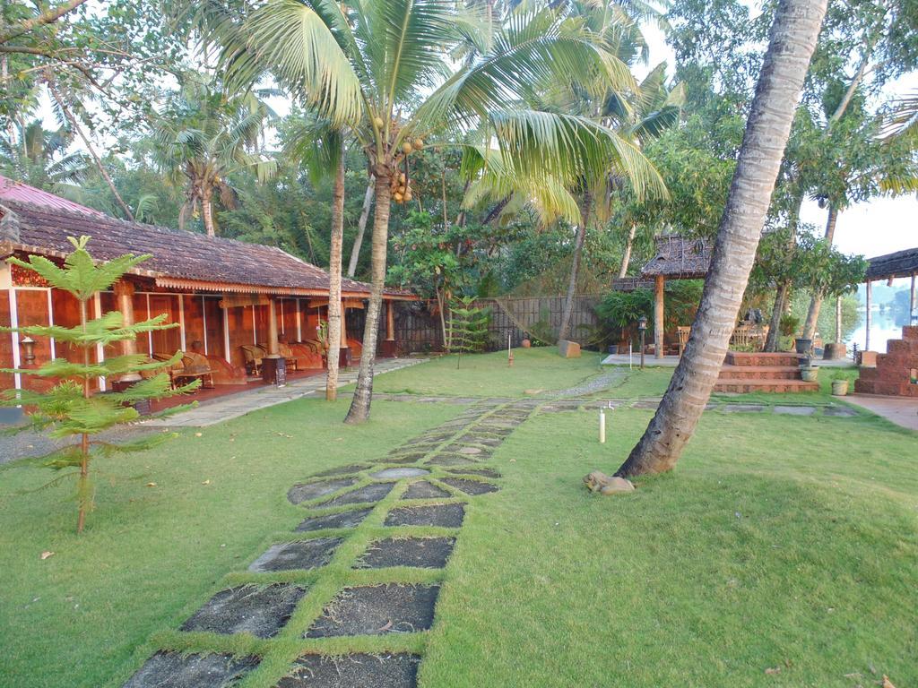 Ambadis Villas Kodungallūr Exterior foto