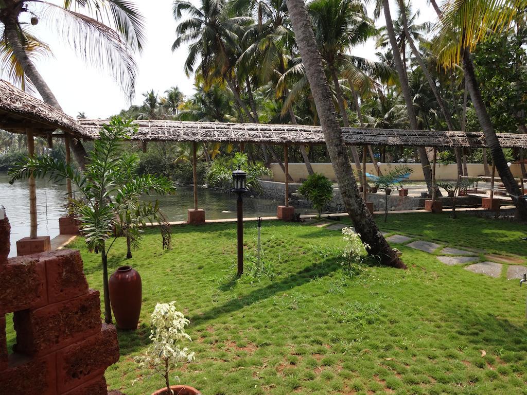 Ambadis Villas Kodungallūr Exterior foto